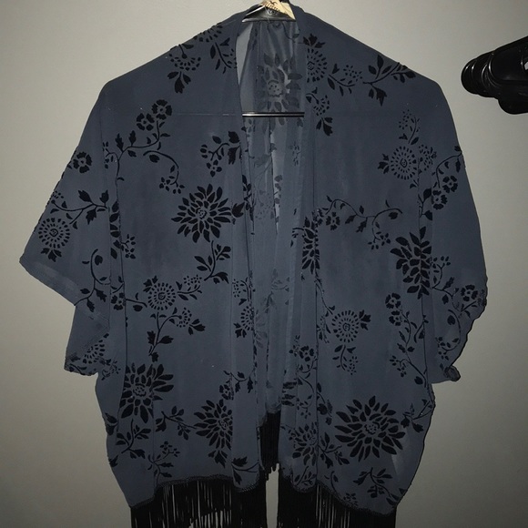 Black Hollister kimono - Picture 1 of 3